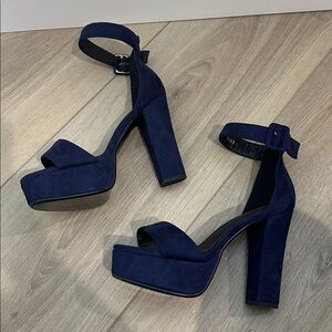 IDIFU Navy Blue faux Suede Women's platform Heels. Never worn. Size 7